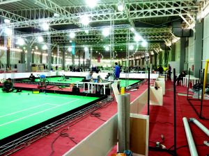 Überblick über die Halle, im Aufbau.