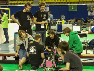 Bit-Bots und Fumanoids