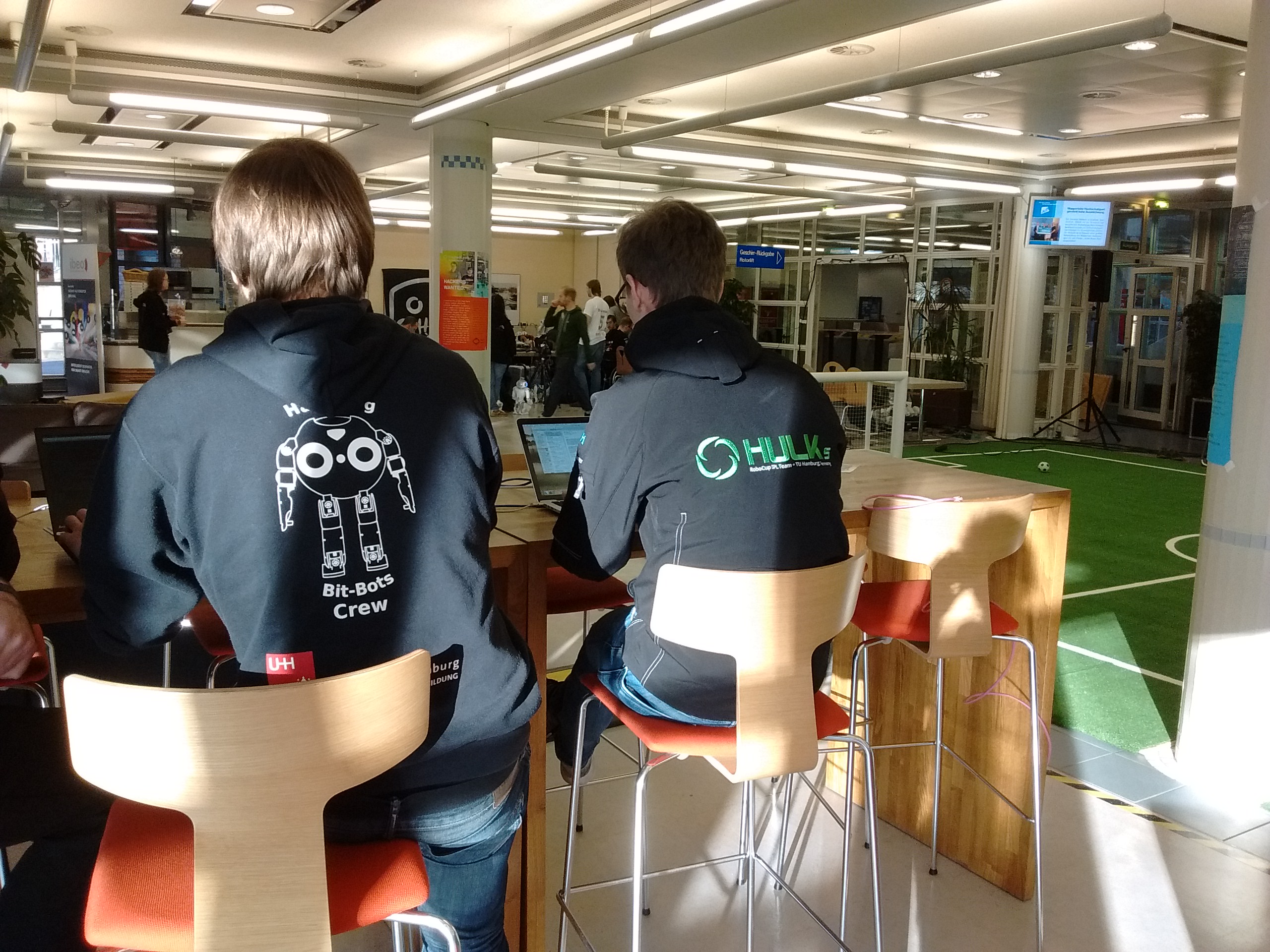 Kooperation zwischen den Hamburg Bit-Bots und den Hulks der TUHH