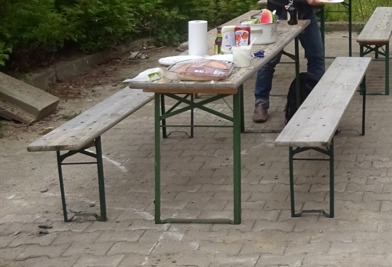 Grilltisch.png Grilltisch.png